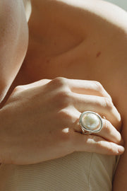 PEARL ORB RING - Sophie Buhai