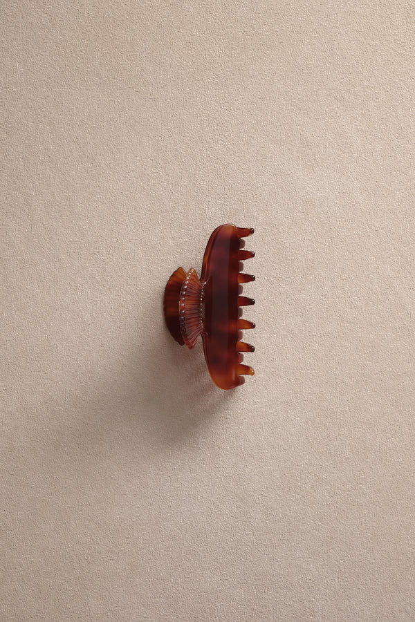 Small Fan Shell Claw - Sophie Buhai