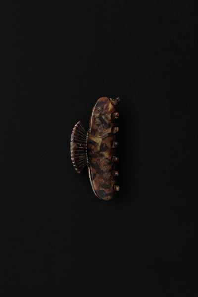 Small Fan Shell Claw In Ecaille | Sophie Buhai
