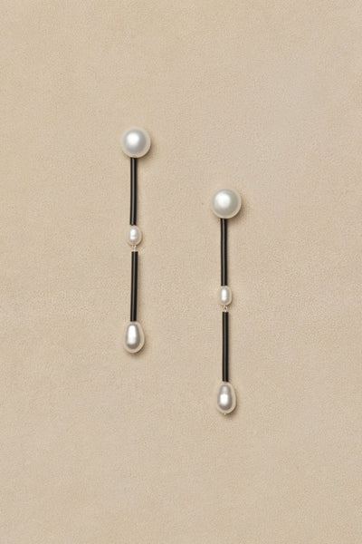 Medium Osiris Pearl Earrings | Sophie Buhai