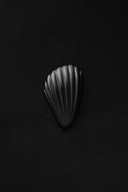 COQUILLE HAND MIRROR IN ONYX - Sophie Buhai