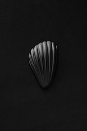 COQUILLE HAND MIRROR IN ONYX - Sophie Buhai