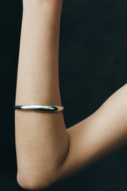 DELICATE AMORPHOUS BANGLE - Sophie Buhai