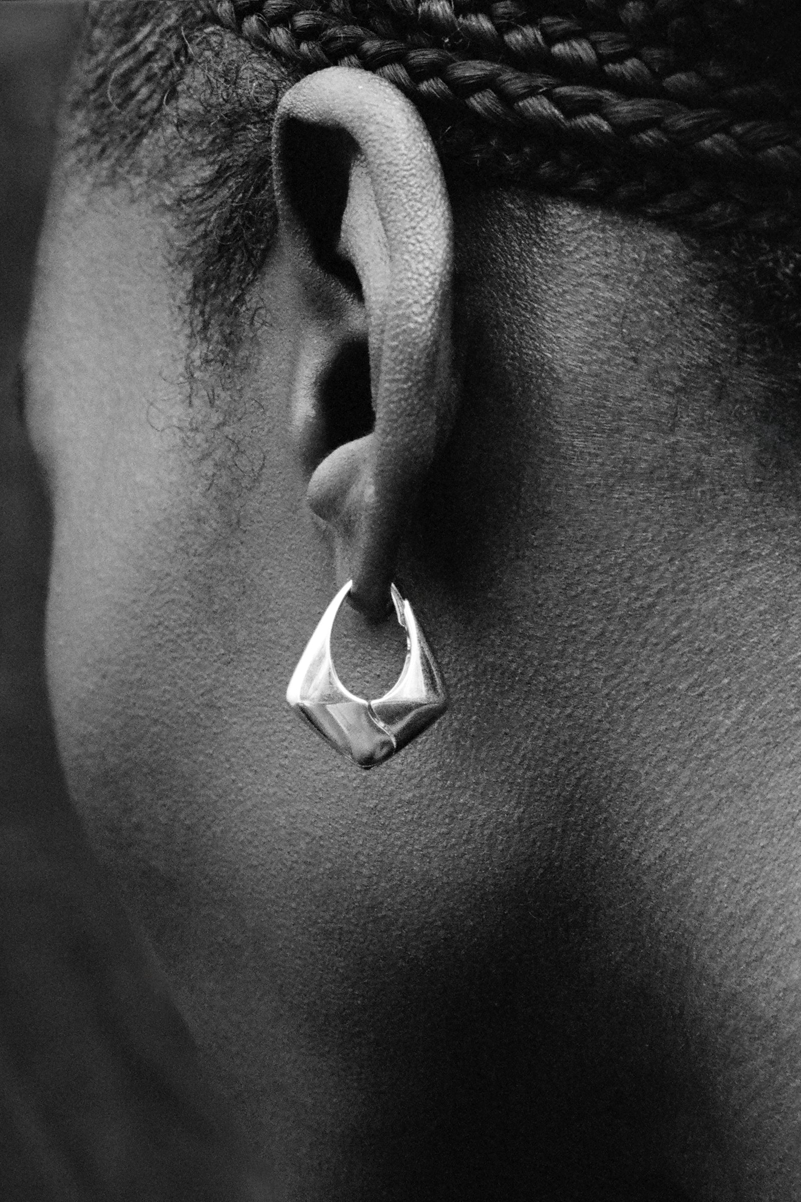 そ*ら様 ほぼ未使用‼️ BUNNEY 10mm Pyramid Stud Ch Pyramid Hoops | Sophie Buhai