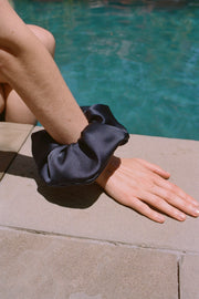 ELEGANT SCRUNCHIE - Sophie Buhai