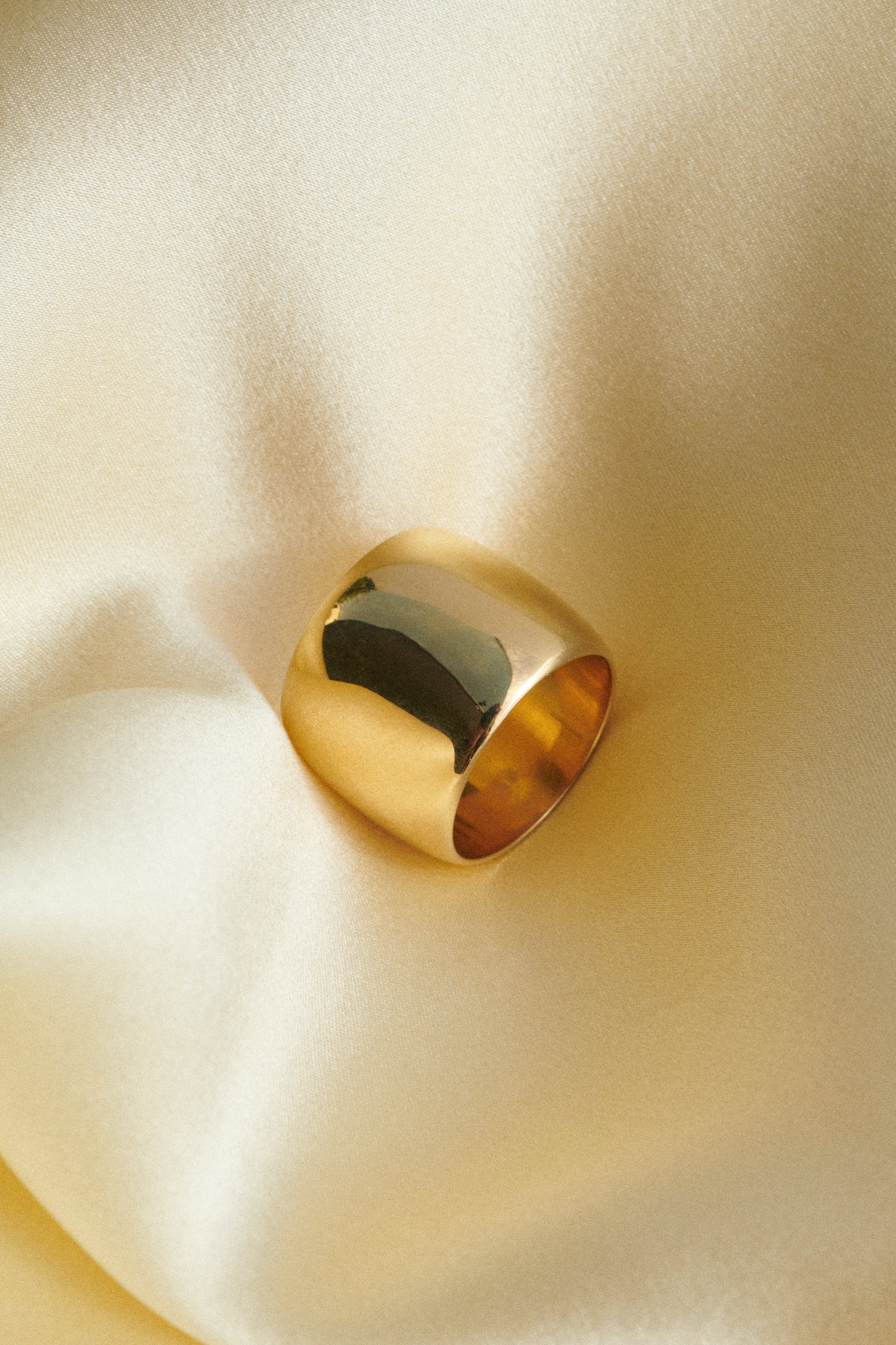 DY Classic Band Ring in 18K Yellow Gold, 6mm | David Yurman