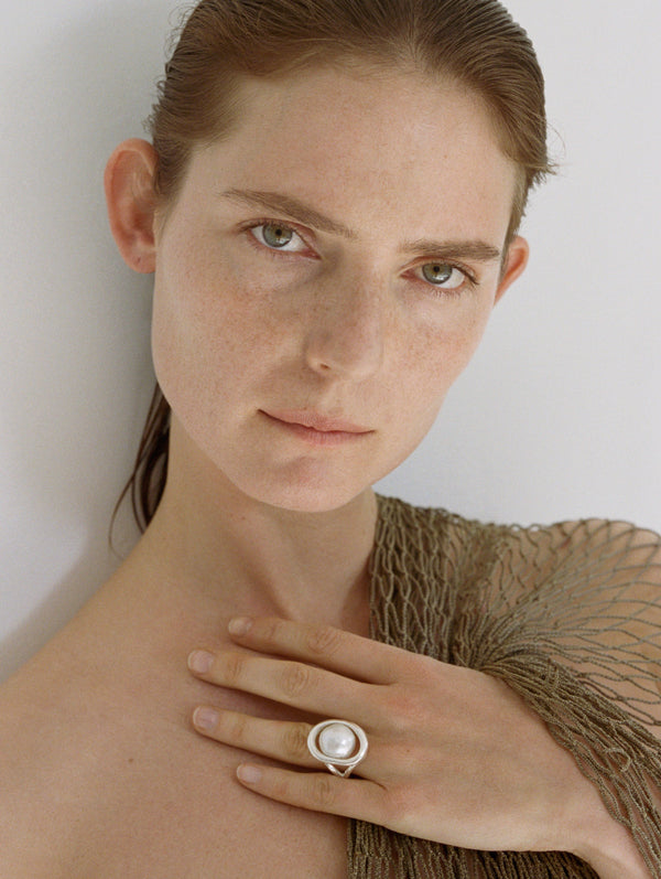 PEARL ORB RING - Sophie Buhai