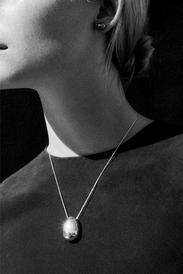 EVERYDAY EGG PENDANT - Sophie Buhai