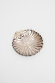 ANONYMOUS, HAND-WROUGHT SILVER SHELL PLATTER, C. 1940 - Sophie Buhai